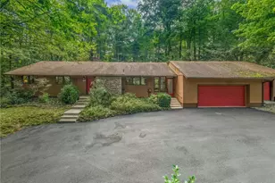 527 Imperial Rd, Hidden Valley, PA 15502 - Photo 1