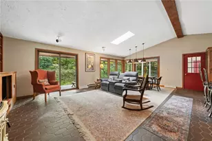 527 Imperial Rd, Hidden Valley, PA 15502 - Photo 2