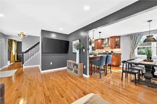 49 Norfolk Dr, Robinson Twp, PA 15108 - Photo 8