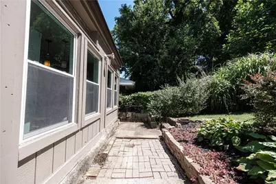 222 E Agnew Ave, Pittsburgh, PA 15210 - Photo 16
