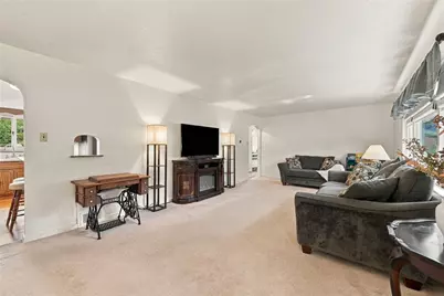 600 Maple St, Jeannette, PA 15644 - Photo 8