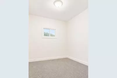 906 Broadway Ave, Stowe Township, PA 15136 - Photo 20