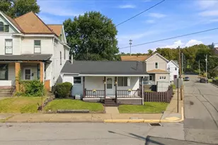 590 Jefferson St, Rochester, PA 15074 - Photo 2