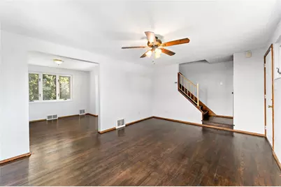 386 Princeton Dr, Pittsburgh, PA 15235 - Photo 2