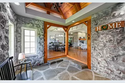 302 Ashbury Ct, Cranberry Township, PA 16066 - Photo 6