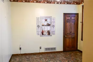 412 Wood St, California, PA 15419 - Photo 12