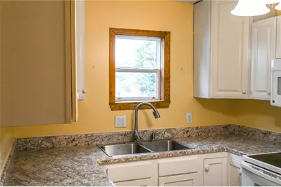 412 Wood St, California, PA 15419 - Photo 10