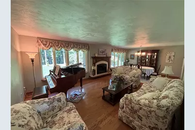 3008 Court Pl, Unity Township, PA 15601 - Photo 4