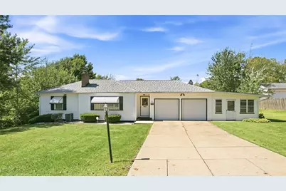 310 Woodland Ave, Farrell, PA 16121 - Photo 2