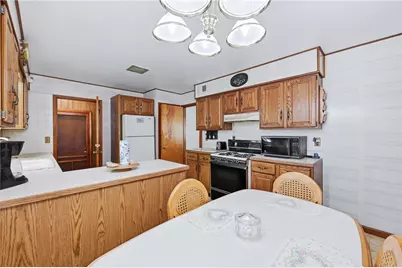 310 Woodland Ave, Farrell, PA 16121 - Photo 10