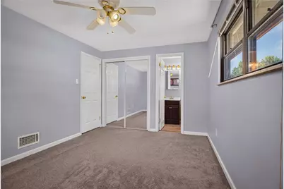 106 Susan Dr, Green Tree, PA 15220 - Photo 8