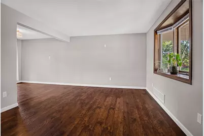 106 Susan Dr, Green Tree, PA 15220 - Photo 4