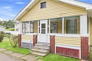 34 School St, Sharpsville, PA 16150 - Photo 4