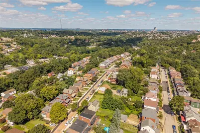 2823 Crosby Ave, Pittsburgh, PA 15216 - Photo 10