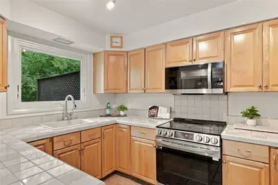 1125 Sunrise Drive, Pittsburgh, PA 15243 - Photo 18