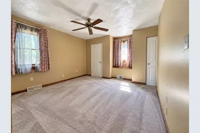 10365 Lilac St, Irwin, PA 15642 - Photo 8