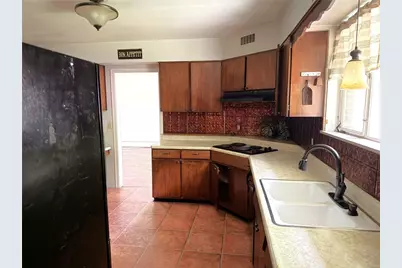 818 Fender Lane, Westmont Hilltop School District, PA 15905 - Photo 6