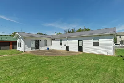 611 W Gibson Ave, Connellsville, PA 15425 - Photo 2