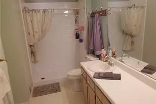2635 Hunters Point Dr, Pittsburgh, PA 15090 - Photo 16