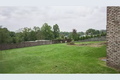 204 David Dr, Uniontown, PA 15401 - Photo 4
