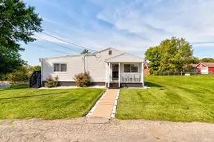 133 Mengel Ave, Center Township, PA 15001 - Photo 2