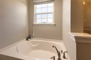 704 Broadmore Ln, Pine Township, PA 15090 - Photo 24