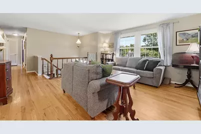 125 Dover Dr, Moon/Crescent Twp, PA 15108 - Photo 4