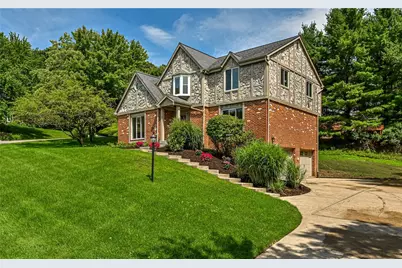 10022 Oakridge Dr, Pittsburgh, PA 15090 - Photo 2