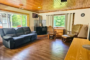 1088 Burns Rd, Irwin Township, PA 16374 - Photo 6
