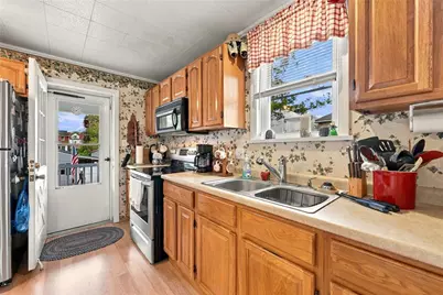 305 E 3rd St, Derry Boro, PA 15627 - Photo 4