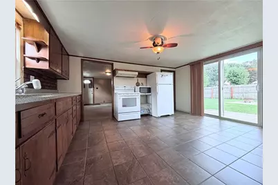 212 McClarren St, Linesville Boro, PA 16238 - Photo 10