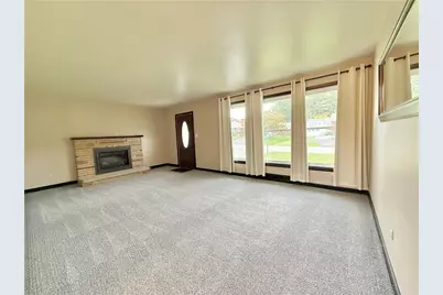 25 W Elizabeth St, Neshannock Township, PA 16105 - Photo 2