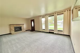 25 W Elizabeth St, Neshannock Township, PA 16105 - Photo 2