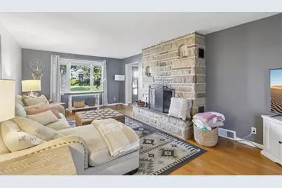 217 Nebraska Drive, Lower Burrell, PA 15068 - Photo 6