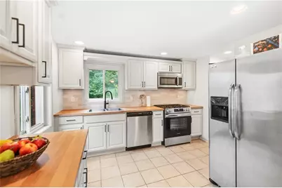 3949 Meadowbrook Blvd, Pittsburgh, PA 15227 - Photo 20