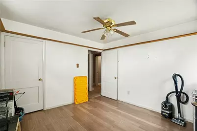 16 W Moody Ave, New Castle, PA 16101 - Photo 16