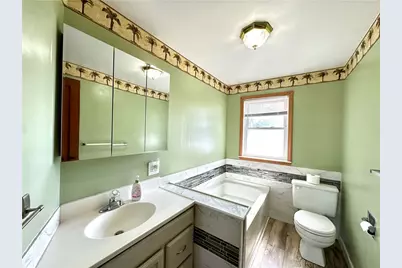 136 E Sheridan Ave, New Castle, PA 16105 - Photo 24
