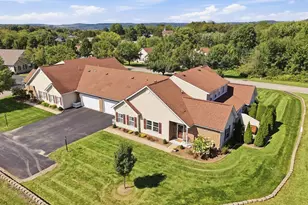 130 Waterford Ct, Franklin Township, PA 16117 - Photo 2
