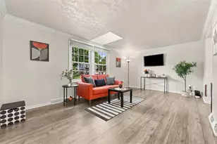 2438 Rolling Farms Rd, Pittsburgh, PA 15116 - Photo 4