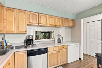 2034 Swallow Hill Rd #106, Scott Township, PA 15220 - Photo 4