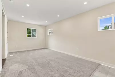706 Hissam St, Jeannette, PA 15644 - Photo 8