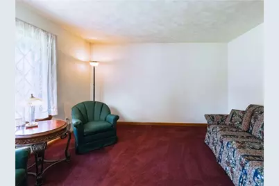 196 White Oak Dr, Allegheny Township, PA 15068 - Photo 4
