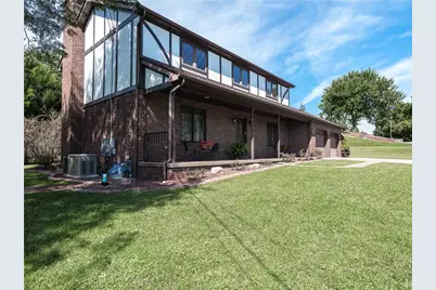 196 White Oak Dr, Allegheny Township, PA 15068 - Photo 2