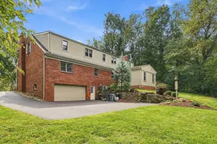 2540 Lindenwood Dr, Pittsburgh, PA 15241 - Photo 42