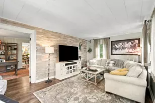 913 Chestnut St, Coraopolis, PA 15108 - Photo 2