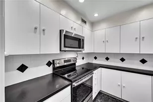 112 Washington Pl, Pittsburgh, PA 15219 - Photo 16