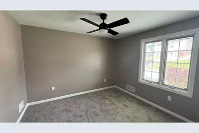 3832 Cynthia Dr, Pittsburgh, PA 15227 - Photo 12