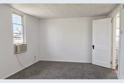 514 Longfellow Street, Vandergrift, PA 15690 - Photo 10