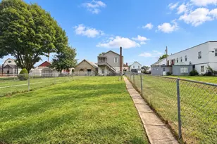514 Longfellow St, Vandergrift, PA 15690 - Photo 6