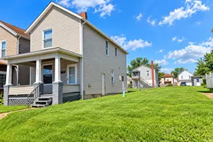514 Longfellow St, Vandergrift, PA 15690 - Photo 2